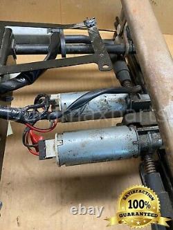 03-06 Chevy Silverado/GMC Sierra Crew Cab LF SEAT TRACK FRAME w Motor