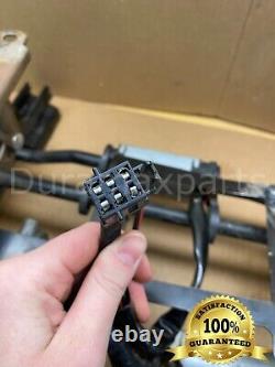 03-06 Chevy Silverado/GMC Sierra Crew Cab LF SEAT TRACK FRAME w Motor