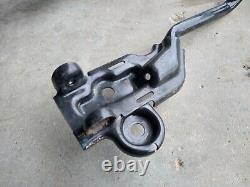 03-06 Crew Cab RIGHT Rear 60/40 Bench Seat Track Frame Riser Silverado Sierra