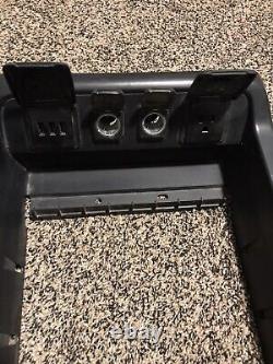 14-18 SIERRA Silverado Crew Front Floor Console Trim Panel USB 120v Outlet