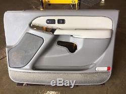 2002 GMC Yukon Right Passenger Side Front Door Panel