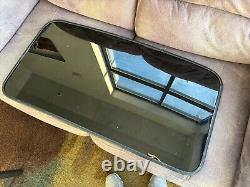 2007-2013 Chevy Silverado GMC Sierra CREW Cab Sun Roof Sunroof Window Glass OEM
