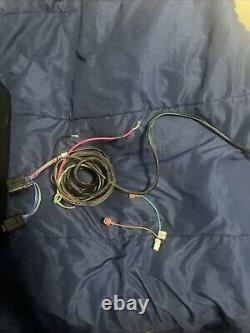 2014-2018 Silverado Sierra Crew Cab Kicker 200 Watt Subwoofer Kit 19303118 USED