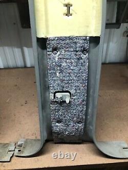 99-06 Chevrolet Silverado GMC Sierra Crew Cab LH RH B Pillar Trim PAIR Gray 92
