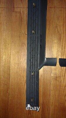99-06 LH RH Front Door Sill Plate Silverado Sierra Avalanche kick sill DARK GREY
