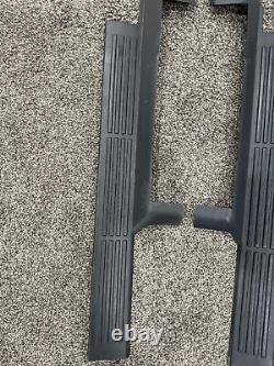 99-06 LH RH Front Door Sill Plate Silverado Sierra Avalanche kick sill Dark Gray