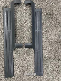 99-06 LH RH Front Door Sill Plate Silverado Sierra Avalanche kick sill Dark Gray