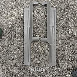 99-06 LH RH Front Door Sill Plate Silverado Sierra Avalanche kick sill Gray